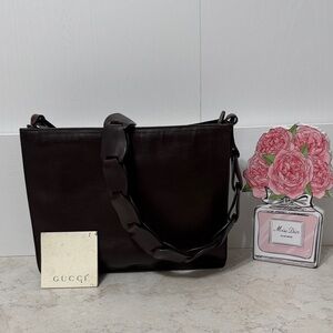 Rare GUCCI. Leather shoulder bag with card